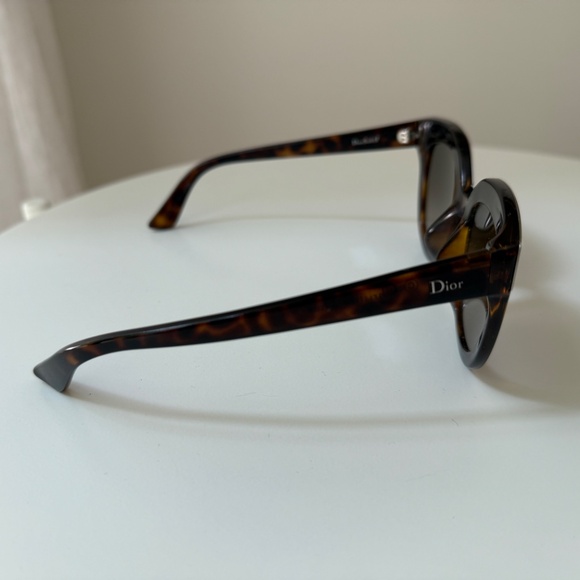 Vintage Dior Diorsoft1 Butterfly Sunglasses (Tortoiseshell and Matte Black) - Picture 6 of 12